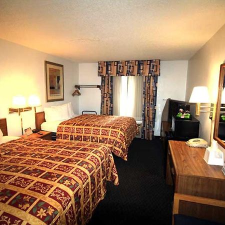 Norwood Inn And Suites - Minneapolis-St Paul Roseville Eksteriør billede