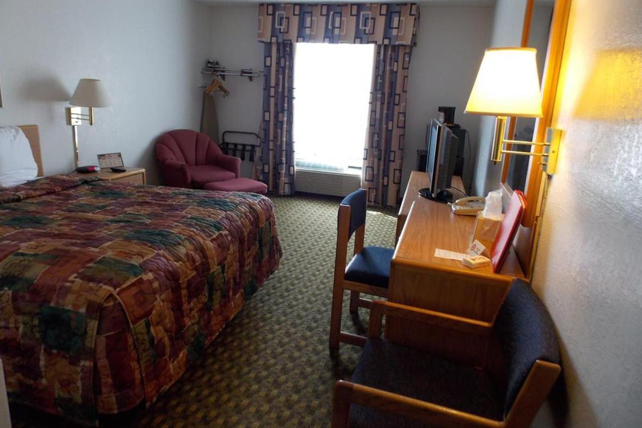 Norwood Inn And Suites - Minneapolis-St Paul Roseville Eksteriør billede