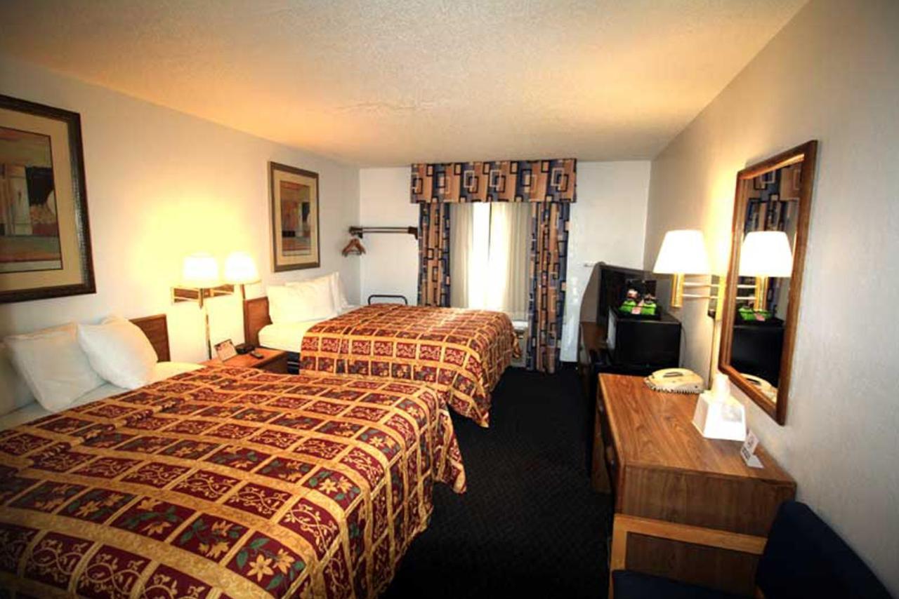 Norwood Inn And Suites - Minneapolis-St Paul Roseville Eksteriør billede