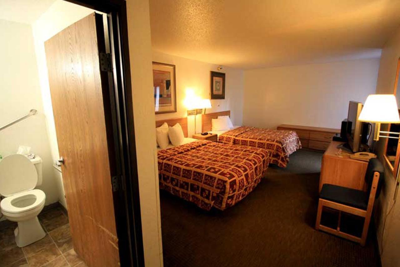 Norwood Inn And Suites - Minneapolis-St Paul Roseville Eksteriør billede