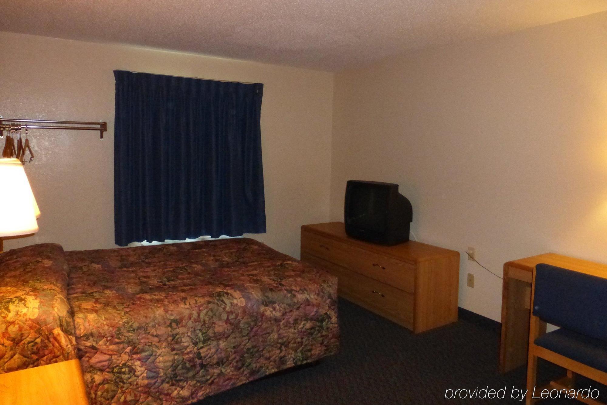 Norwood Inn And Suites - Minneapolis-St Paul Roseville Eksteriør billede