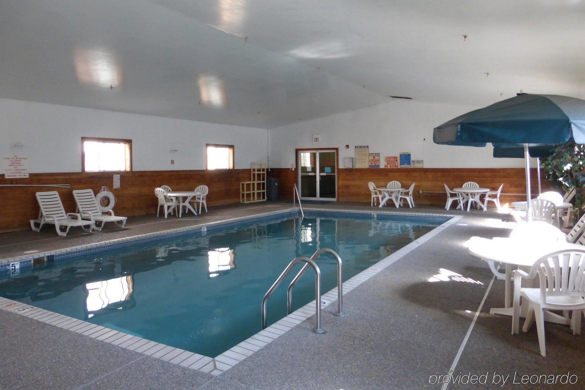 Norwood Inn And Suites - Minneapolis-St Paul Roseville Eksteriør billede