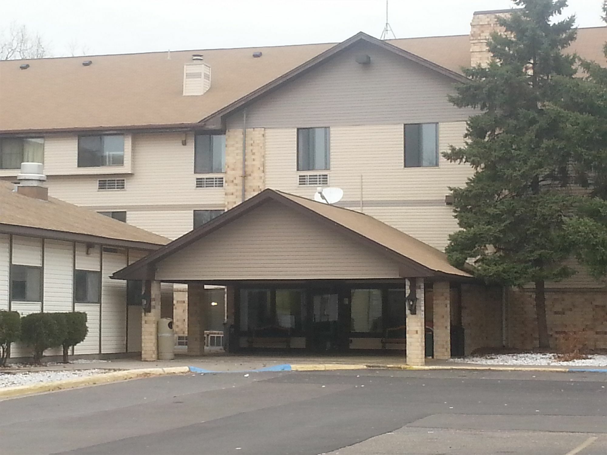Norwood Inn And Suites - Minneapolis-St Paul Roseville Eksteriør billede