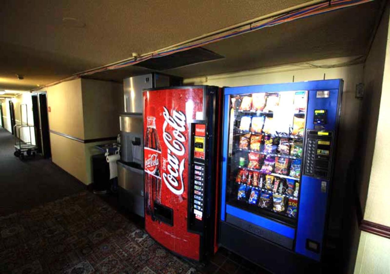 Norwood Inn And Suites - Minneapolis-St Paul Roseville Eksteriør billede
