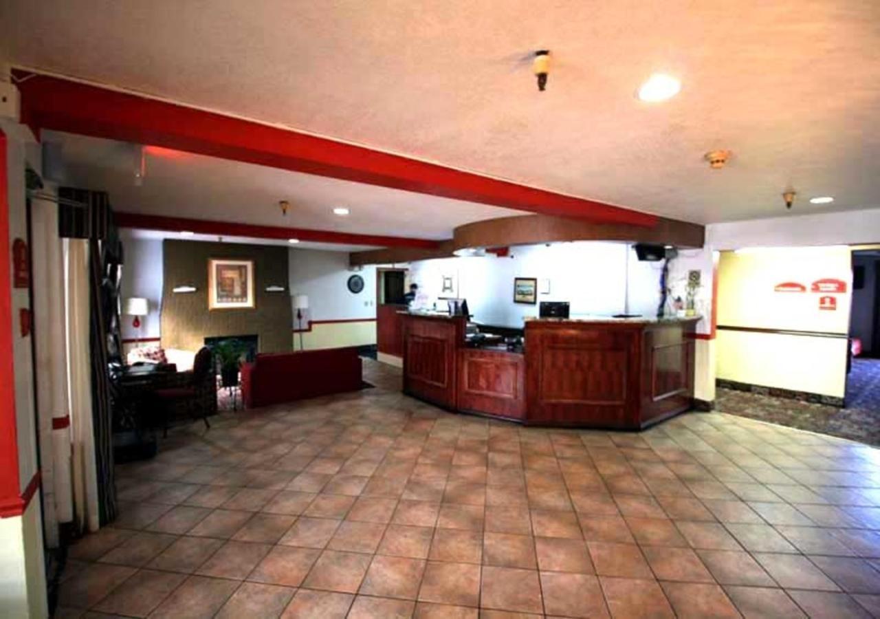 Norwood Inn And Suites - Minneapolis-St Paul Roseville Eksteriør billede