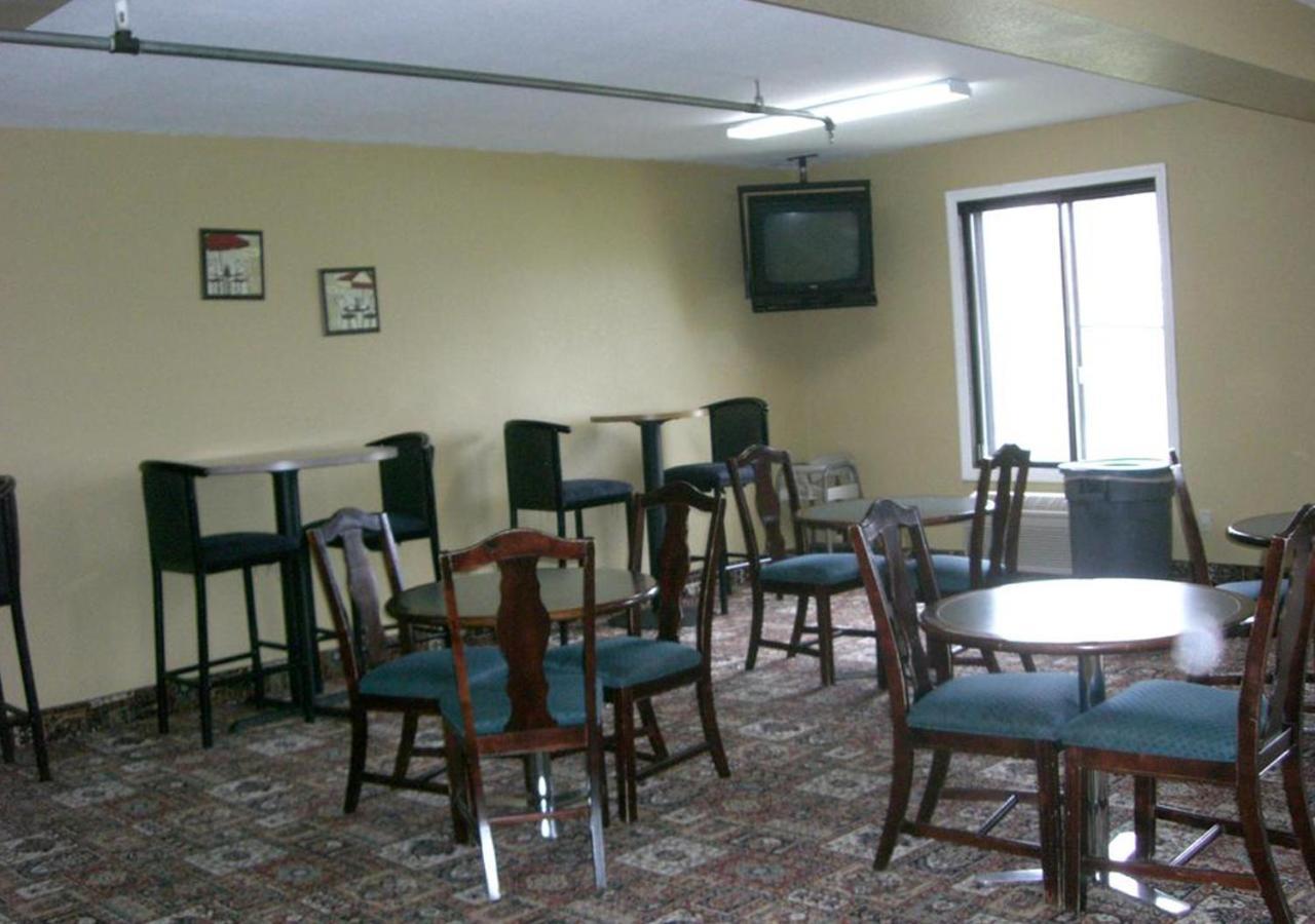 Norwood Inn And Suites - Minneapolis-St Paul Roseville Eksteriør billede