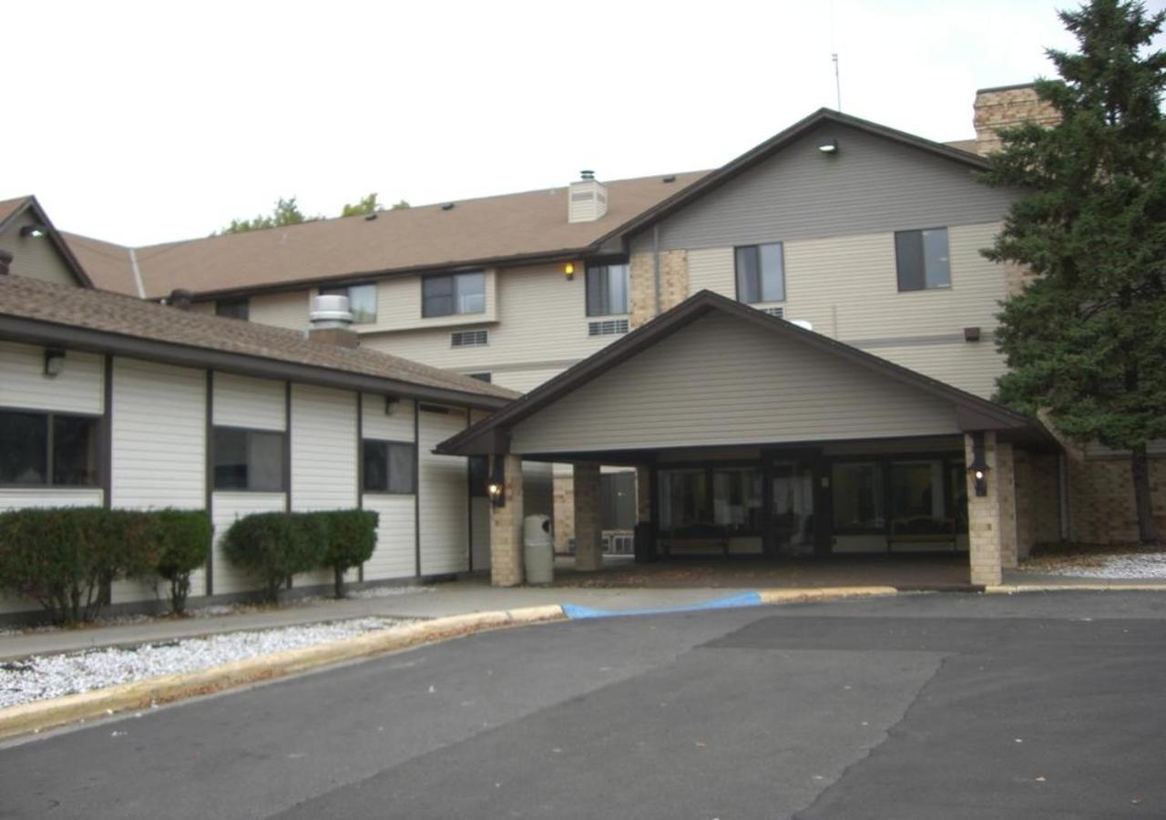 Norwood Inn And Suites - Minneapolis-St Paul Roseville Eksteriør billede